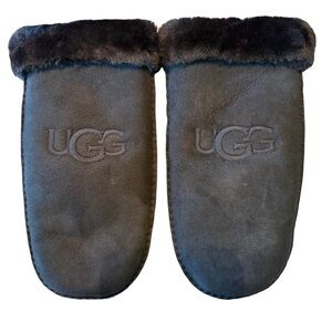 UGG Women’s Black Shearling Mittens